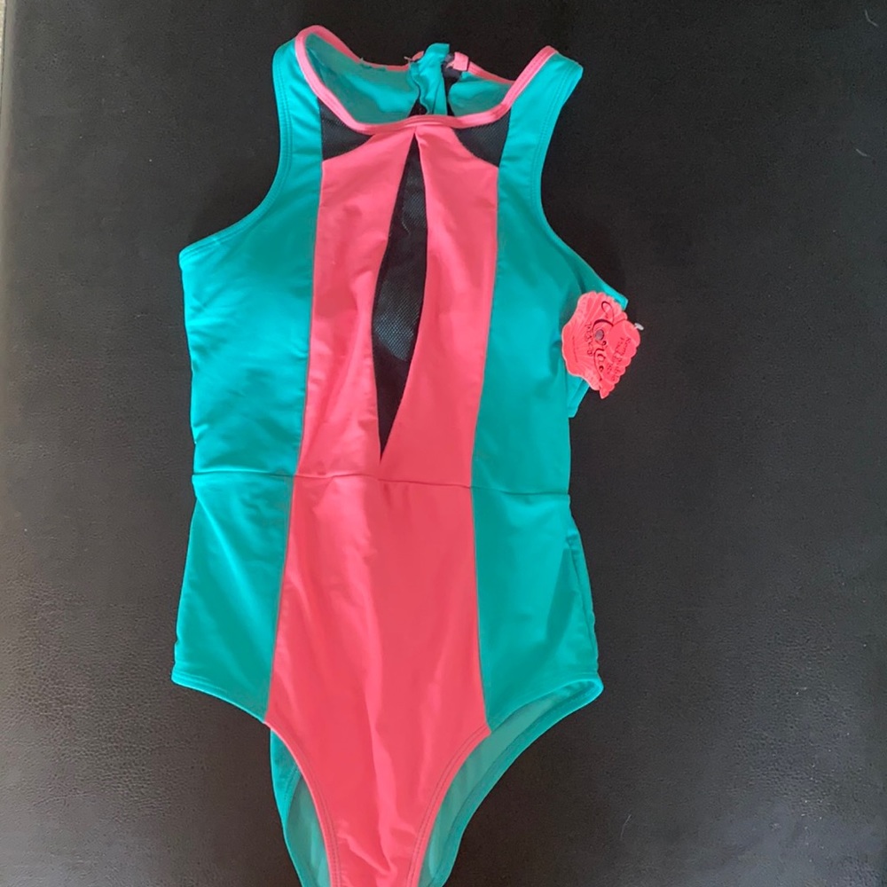 Women’s bathing suit